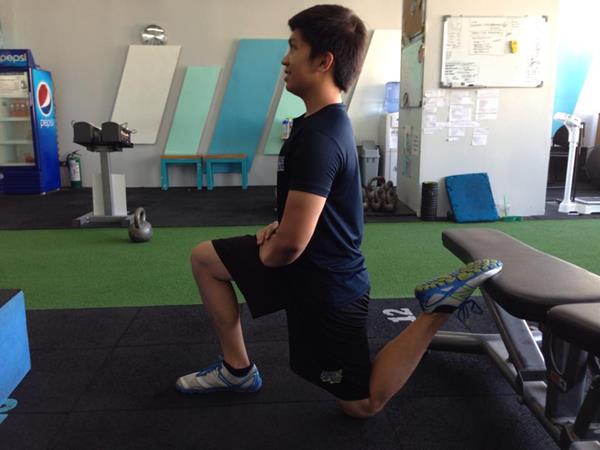 ms_training_17_Quad and Hip Flexor Stretch 2