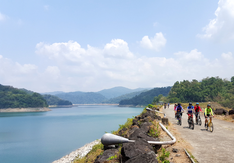 To get to the Angat Rainforest Eco Park in Bulacan, you have to first conquer Norzagaray's hilltop route