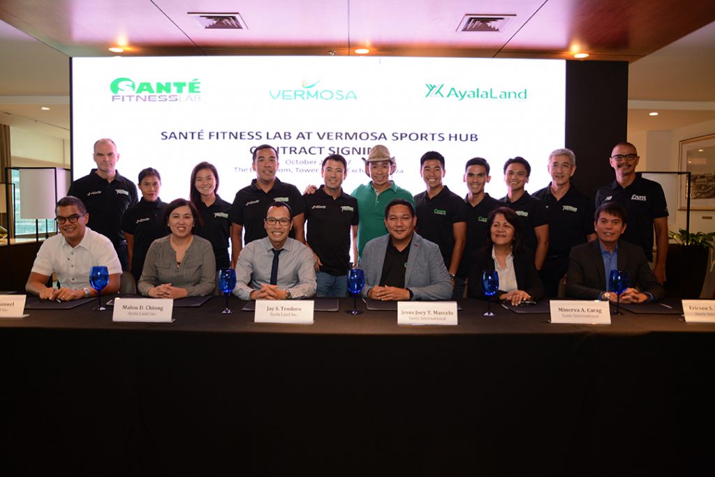 Ayala Land, Vermosa, and Sante International officials flanked by the Sante Barley Tri Team 