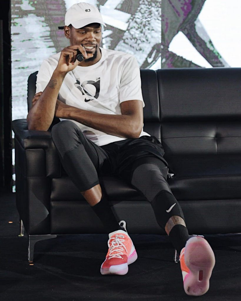 Kevin Durant rocking the KD11 'EYBL' colorway