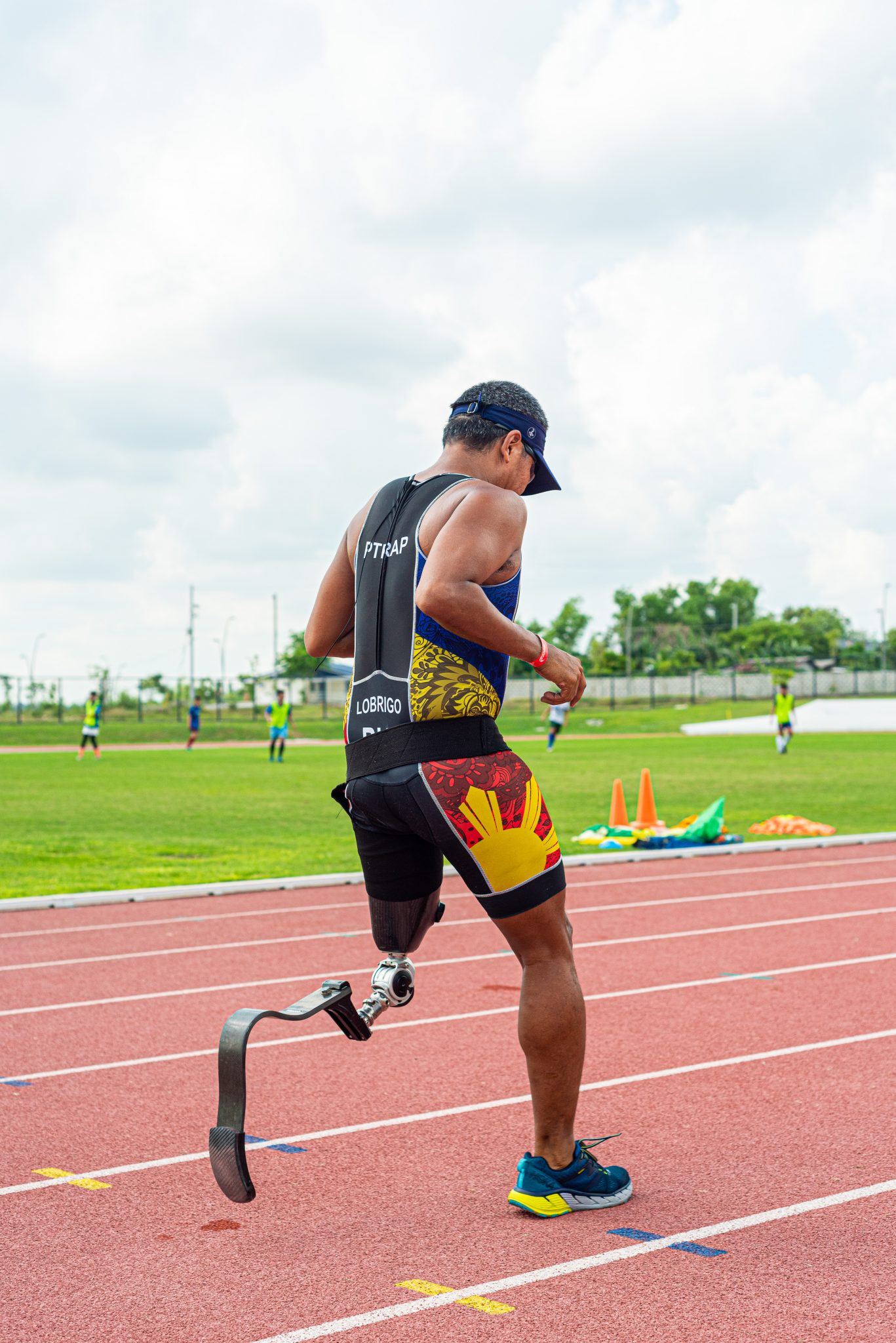 One of paratriathlete Manny Lobrigo's most recent races is the 2019 Alveo Ironman in Davao. His relay team was able to finish the course