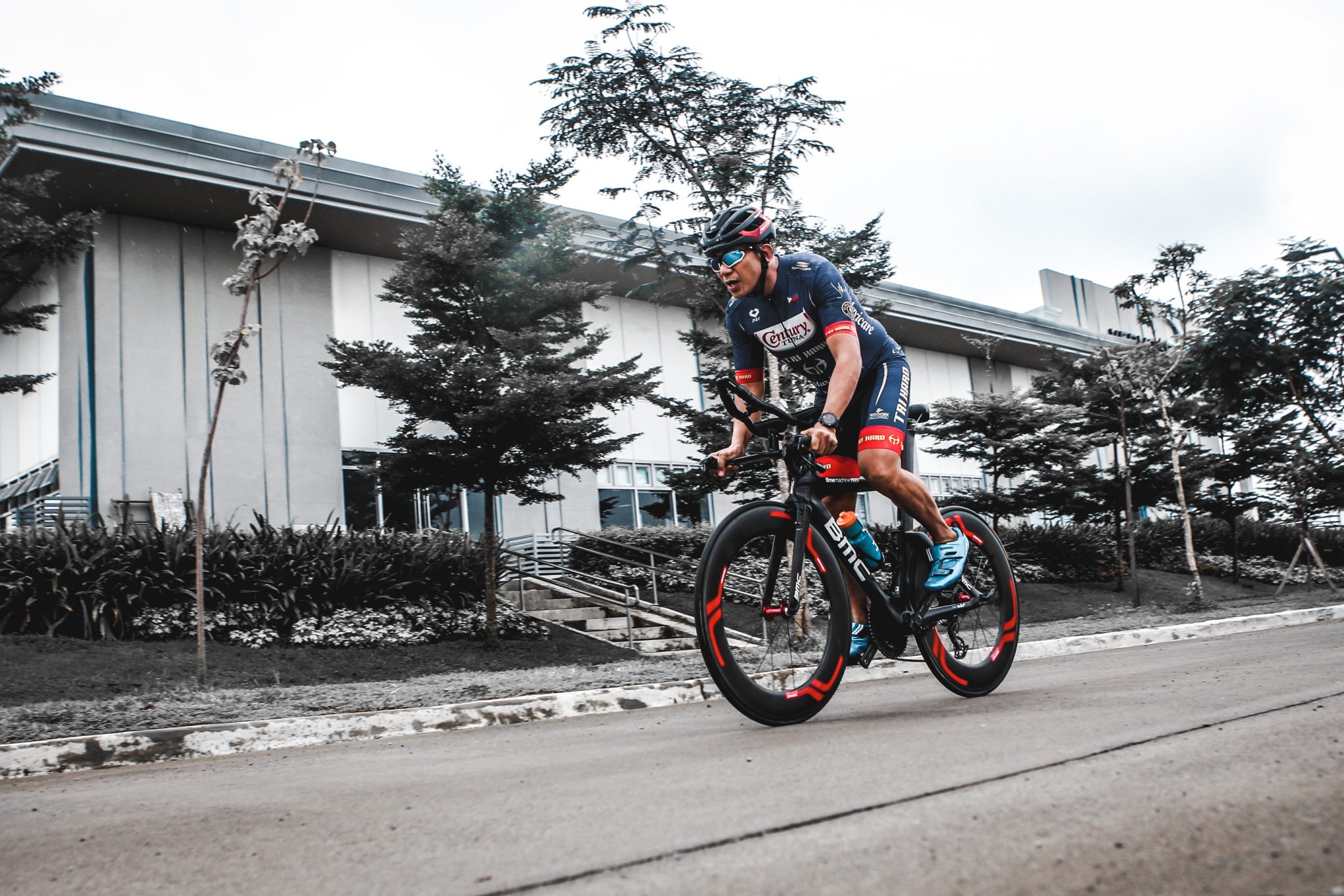 Before starting his triathlon journey, Manny Mondero only knew how to bike