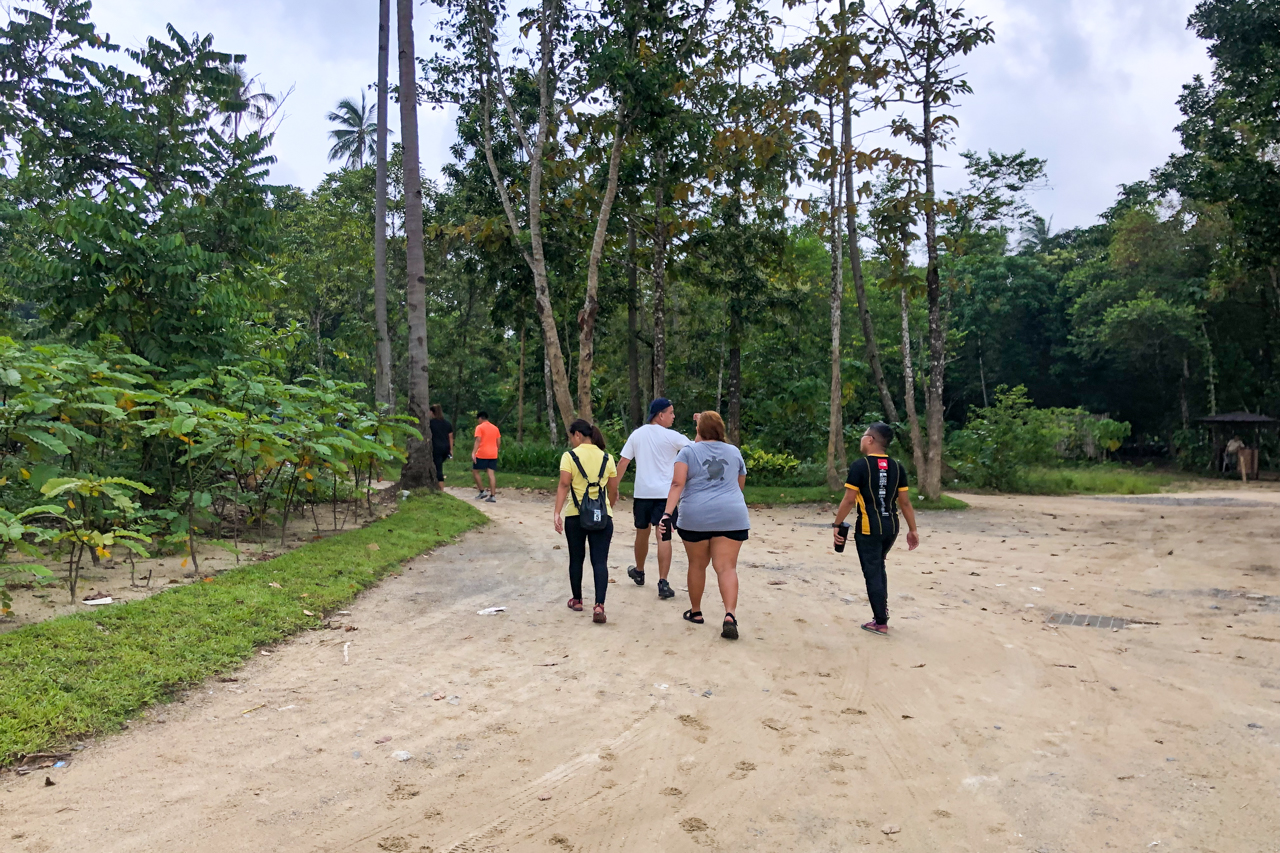 The Lio Beach trail takes around 30 to 40 minutes if you just want to walk