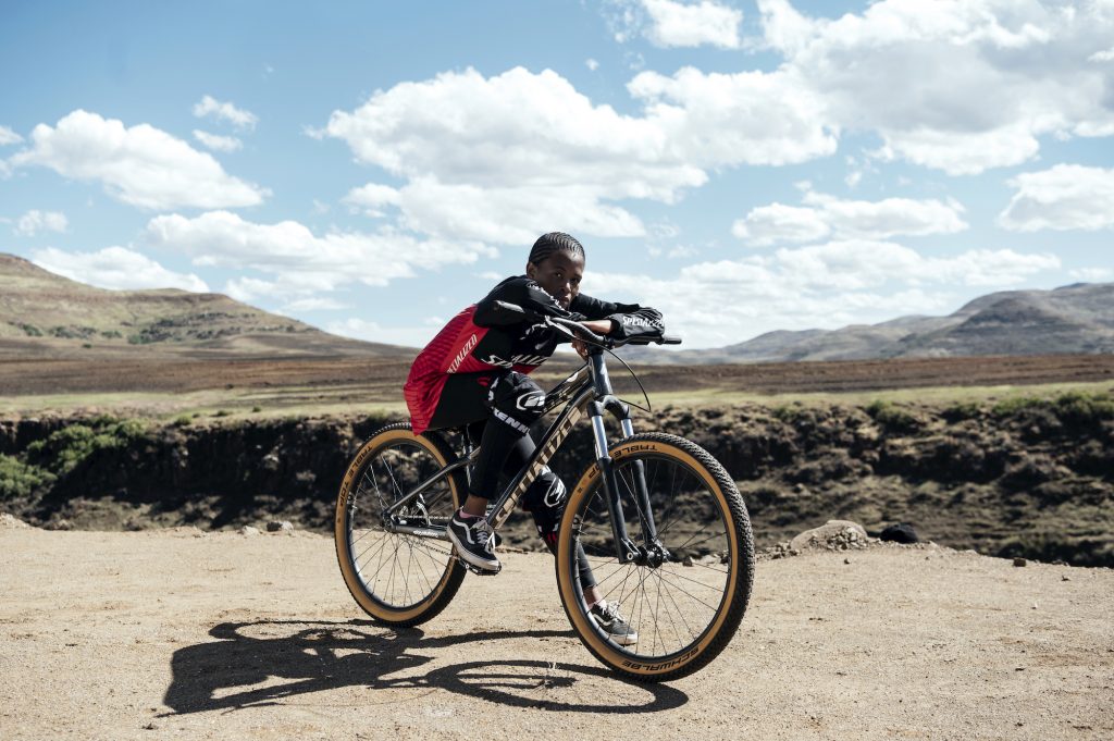 As Khothalang Leuta doesn‘t own a bike, she has to walk to the track and borrow the club bikes to practice