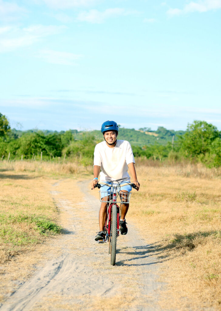 Armed with his bicycle, a series of online lessons, and a background in writing and photography, Lester Babiera launched First Bike Ride a week after his ride from Binondo to Pasay