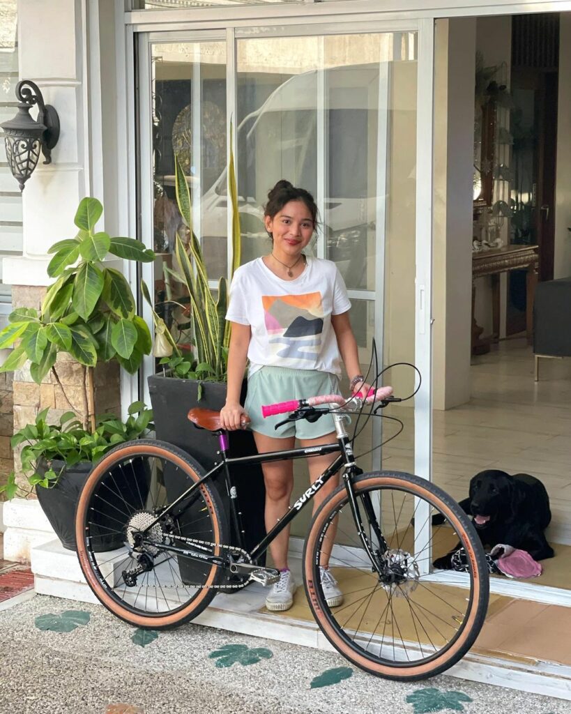 A good friend of the Multisport.ph team, Alya Robillos with her custom "Stragliit" build