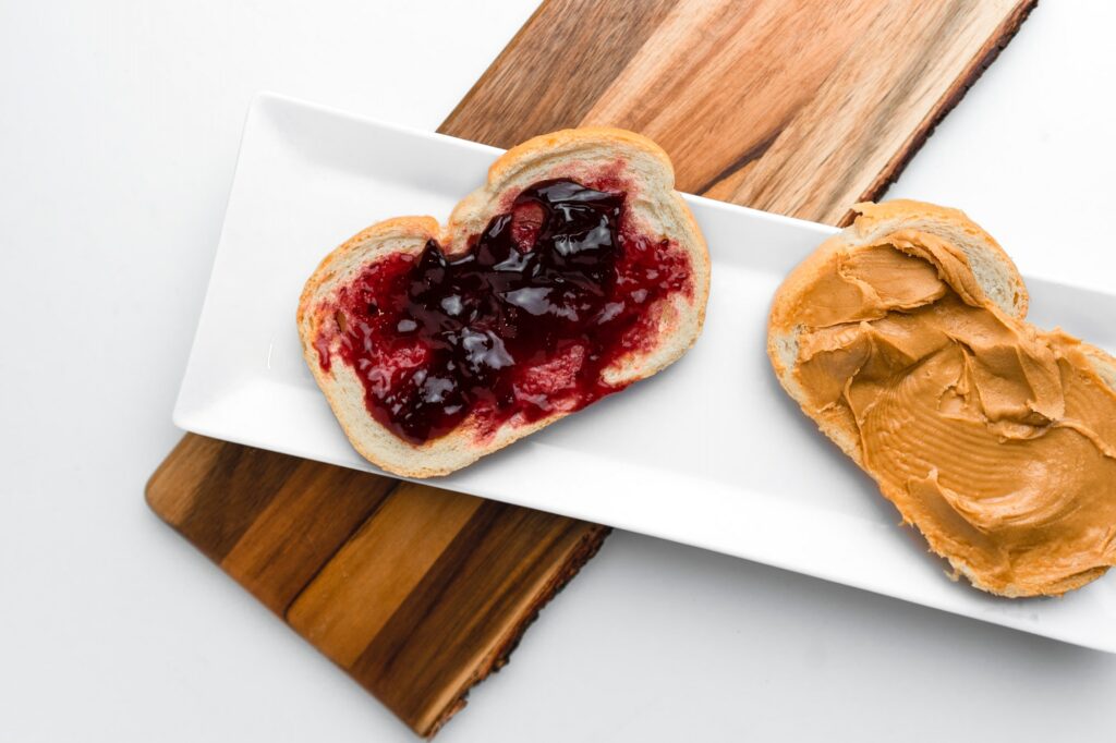 Stash your peanut butter and jelly sandwich in a resealable bag and you’re good to go