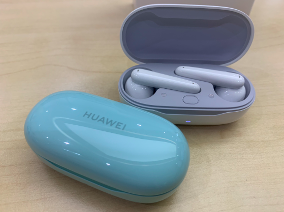 Don't let the delicate colors fool you: The HUAWEI FreeBuds SE comes with a 10 mm dynamic driver