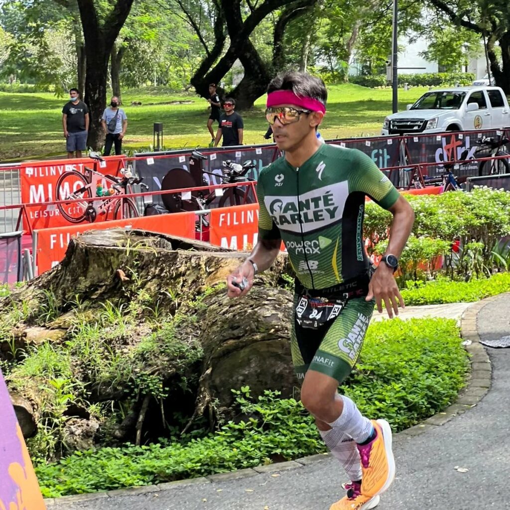 Despite his labored breathing, Don Velasco stayed patient and kept a steady pace