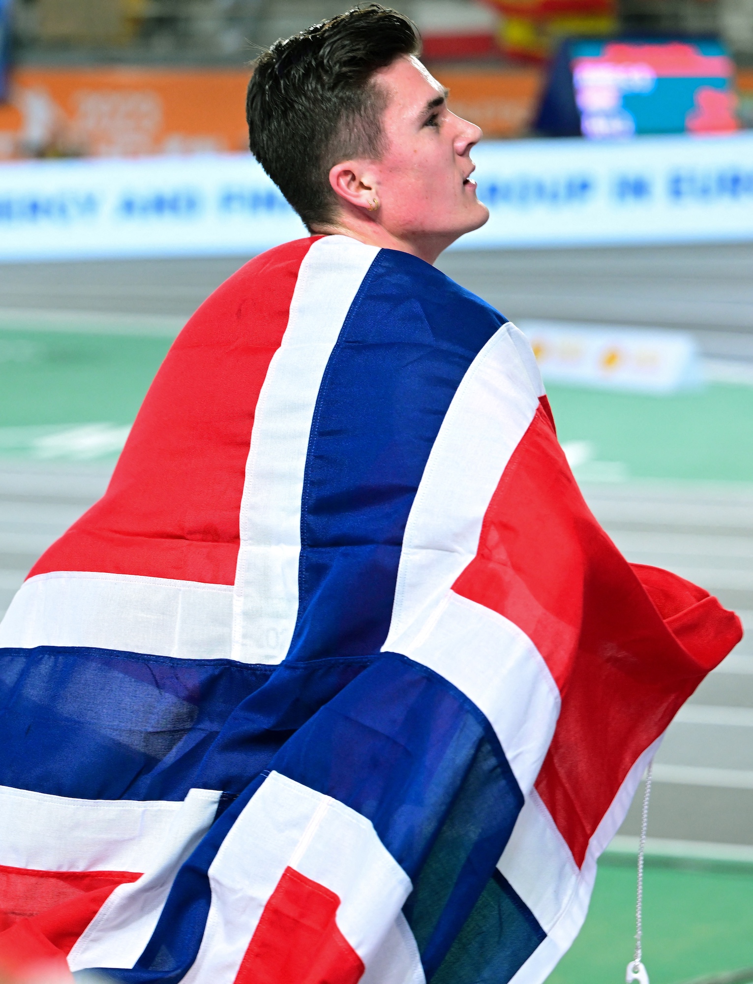Norway's Jakob Ingebrigtsen celebrates after victory in the men's 3000m final during The European Indoor Athletics Championships at The Atakoy Athletics Arena in Istanbul on March 5, 2023